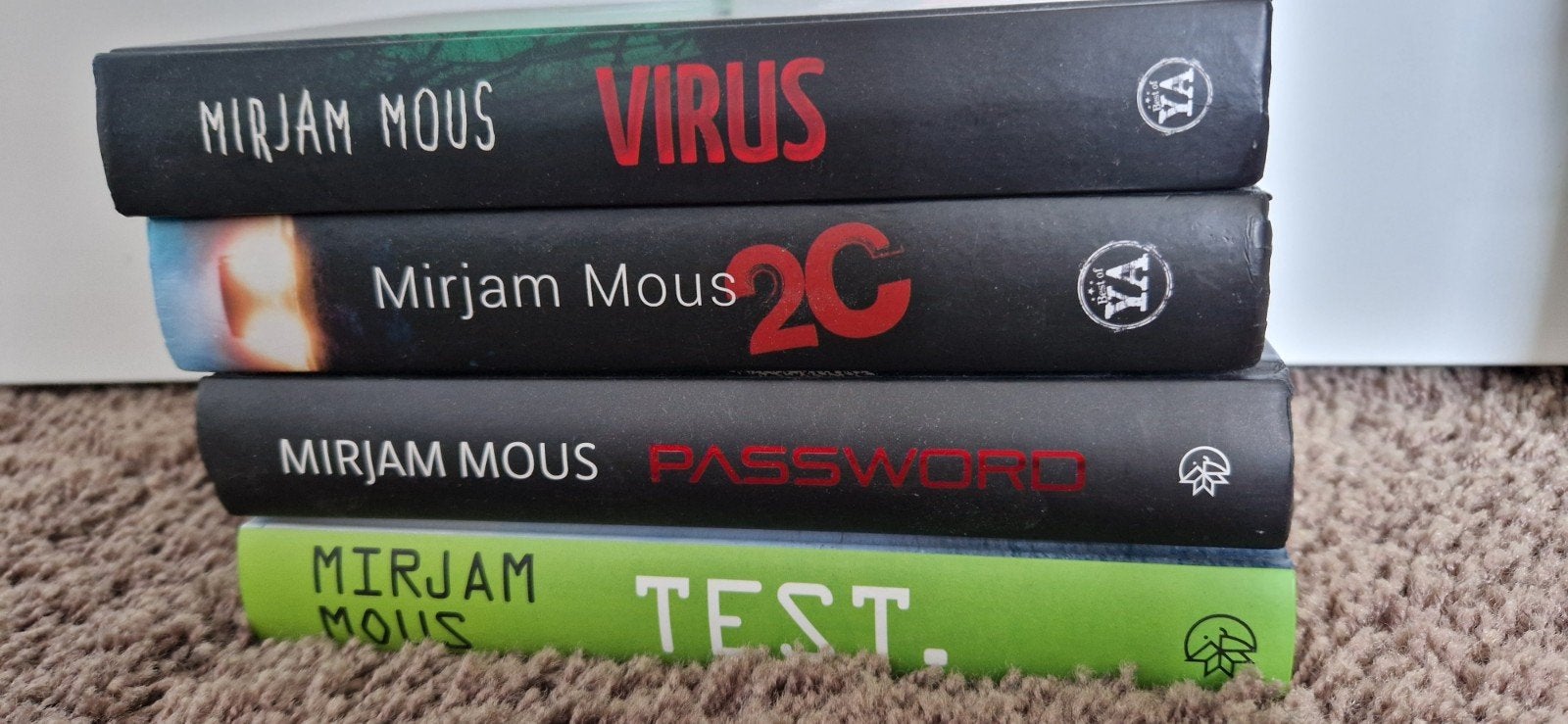 Mirjam Mous Boekenpakket: Virus, 2C, Password, Test, Ophalen of Verzenden, Gelezen, Mirjam Mous, Nederland