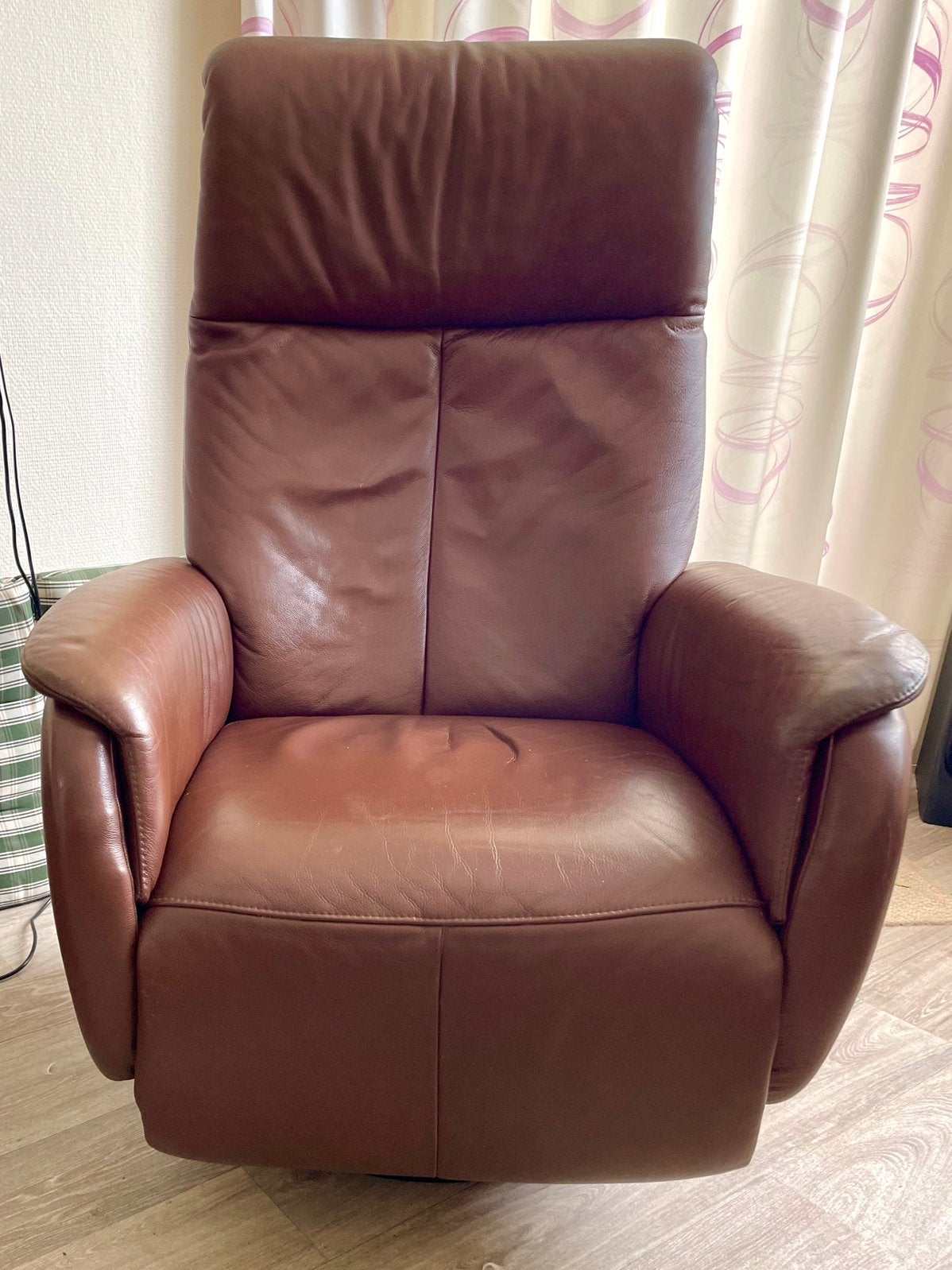 Relaxfauteuil leer, grote maat, middenbruin, draaibaar, Ophalen, Gebruikt, Robuust landelijk, 50 tot 75 cm