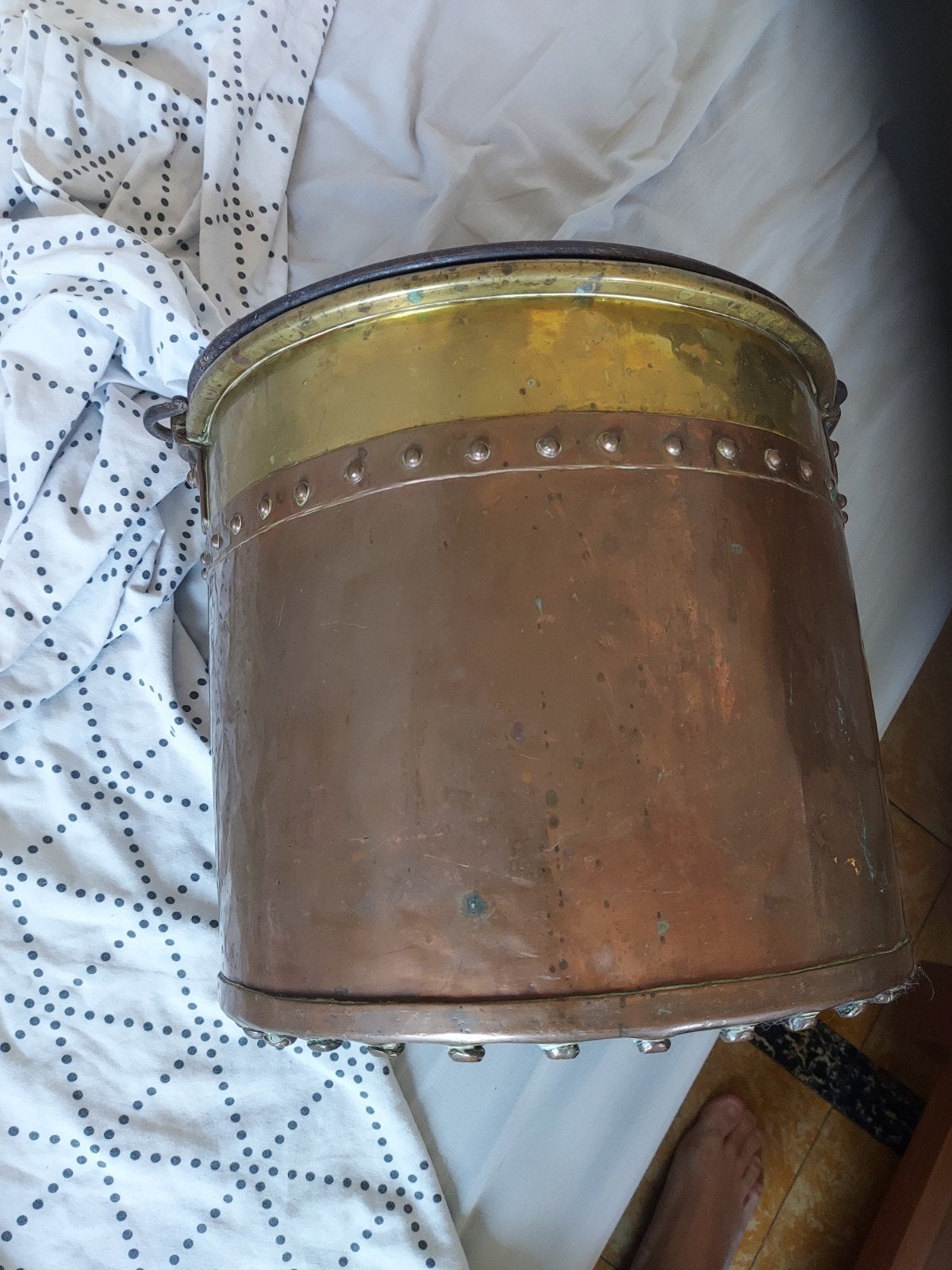 genagelde koperen ketel/emmer houtbak, Antiek en Kunst, Ophalen of Verzenden