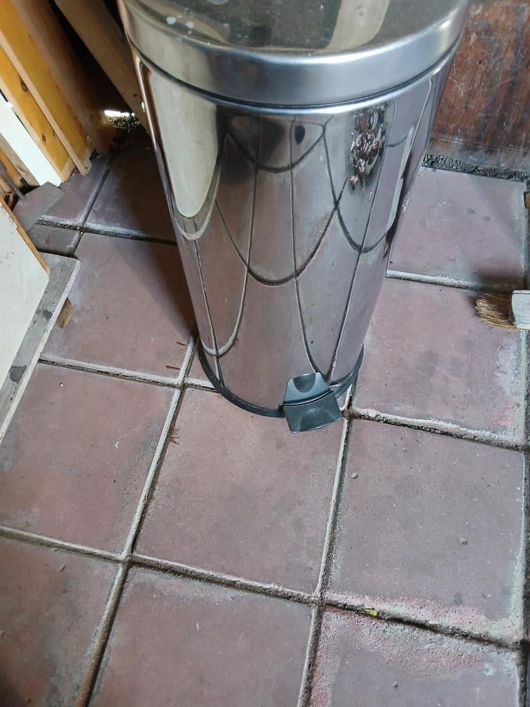 prullenbak met een inhoud van 30 litl., Ophalen of Verzenden, Gebruikt, Minder dan 2 meter, 80 mm of meer