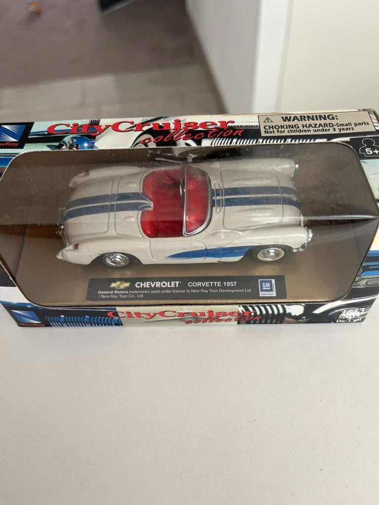 Chevrolet Corvette 1957, Hobby en Vrije tijd, Modelauto's | 1:43, Ophalen, Nieuw, Auto, Overige merken