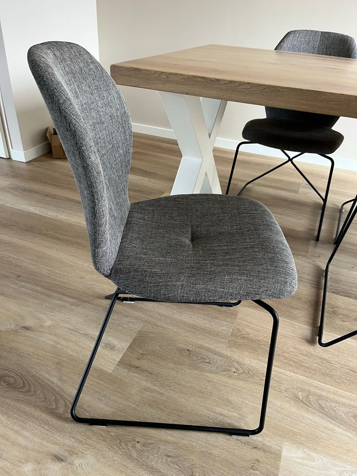 Stijlvolle Goossens eetkamerstoelen - Grijs stof, metalen fr, Huis en Inrichting, Stoelen, Ophalen, Gebruikt, Vijf, Zes of meer stoelen
