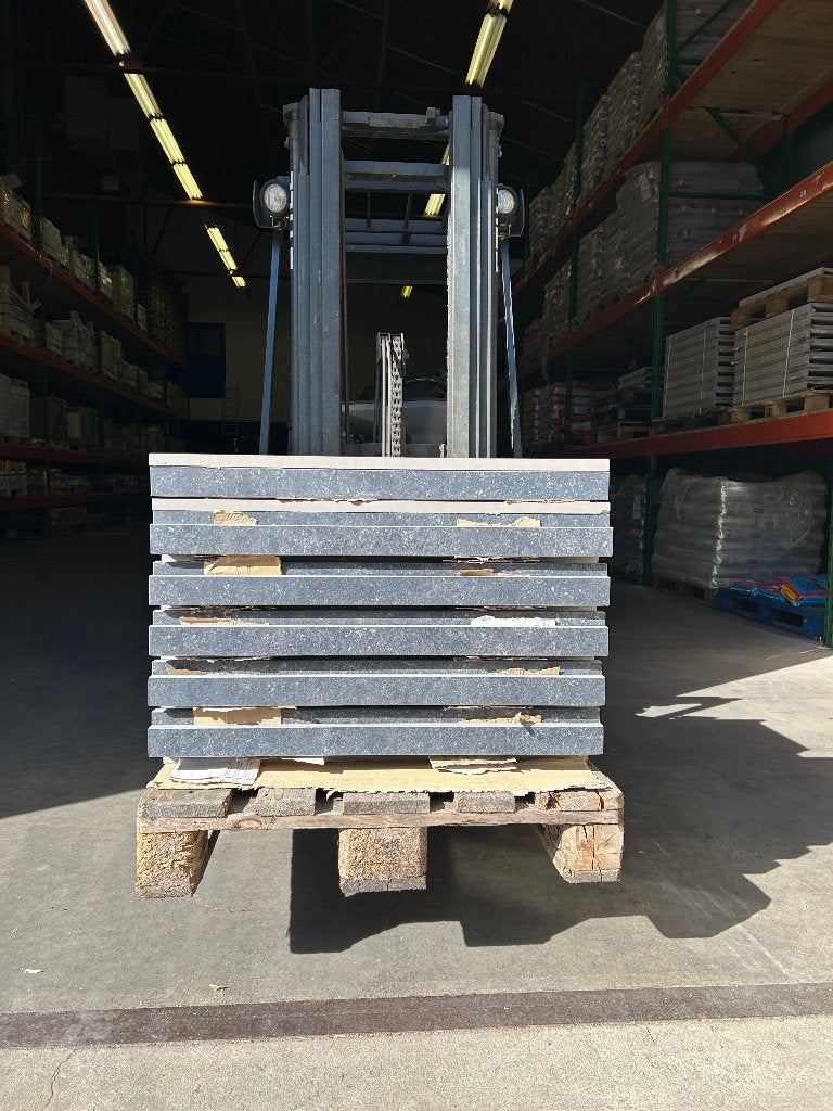 Zwembadrand-Traptrede Pierre Bleu Noir 800x350x50mm, Hoofdweg 131, Ermes Aurelia, Keramiek, Nieuw