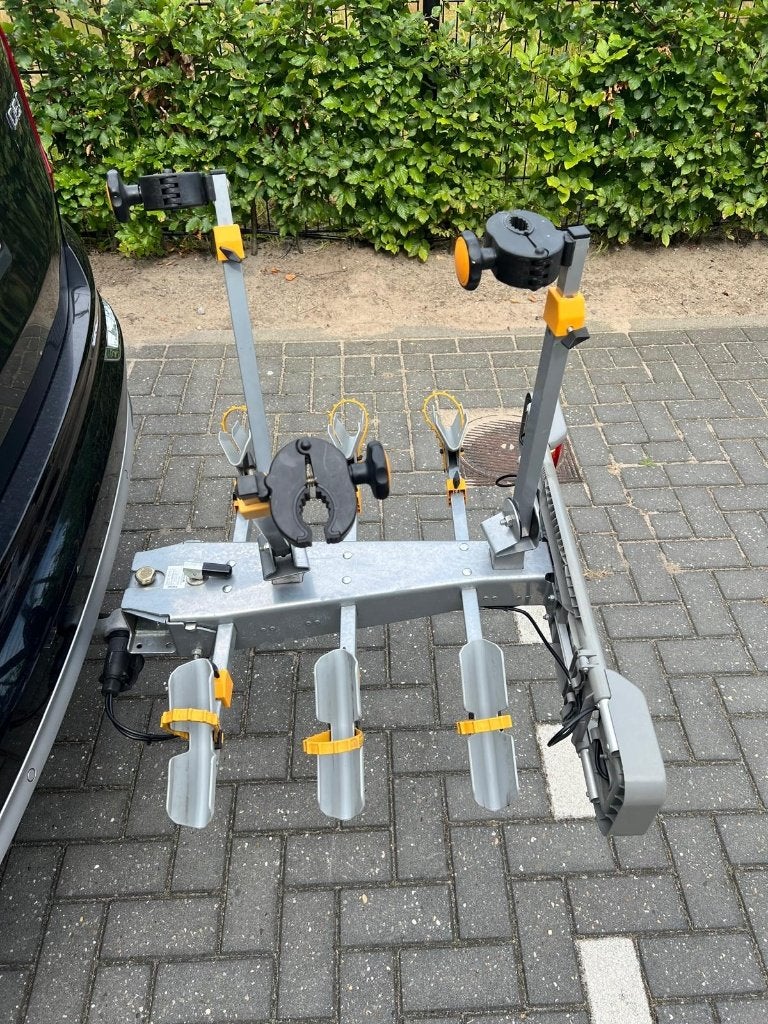 Te huur: Fietsendrager voor 3 (elektrische) fietsen, Ophalen, 3 fietsen of meer, Zo goed als nieuw, Trekhaakdrager