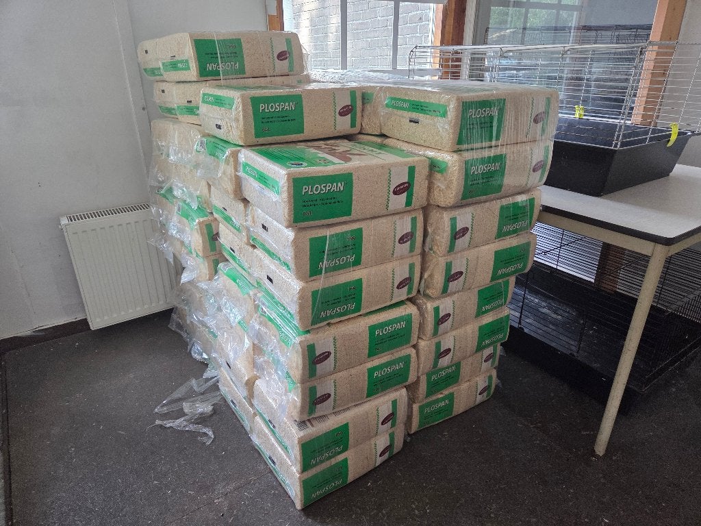 Complete partij Plospan houtvezel / zaagsel - 65 pakken, Ophalen, Nieuw, Overige typen