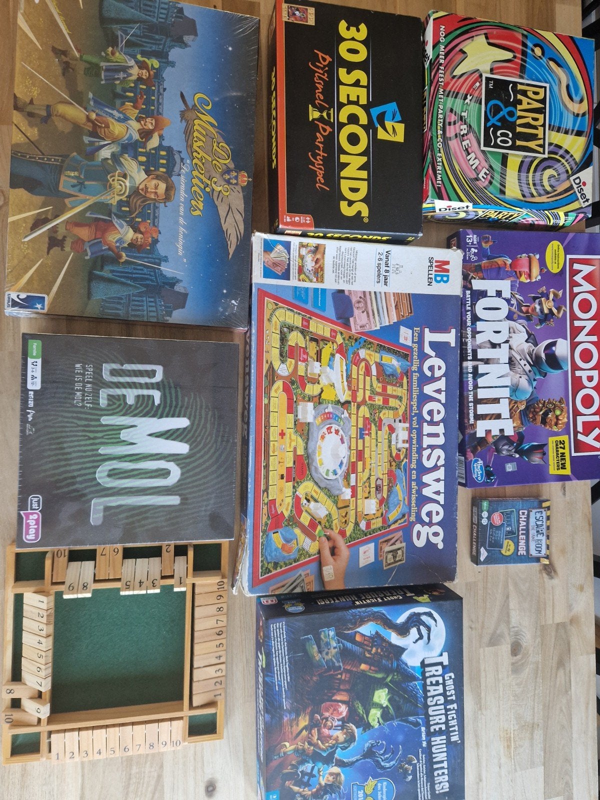 spellen in 1 koop, niet per stuk, Ophalen, Zo goed als nieuw