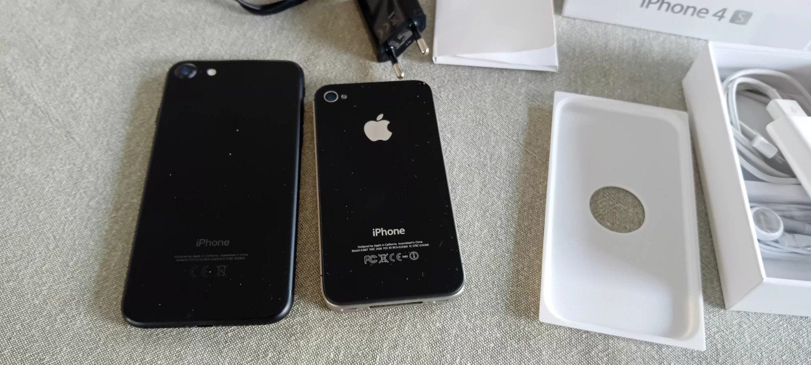 iphone 7 met oplader. iPhone 4S met alle toebehoren., Telecommunicatie, Ophalen of Verzenden, Gebruikt, Zwart, IPhone 4S