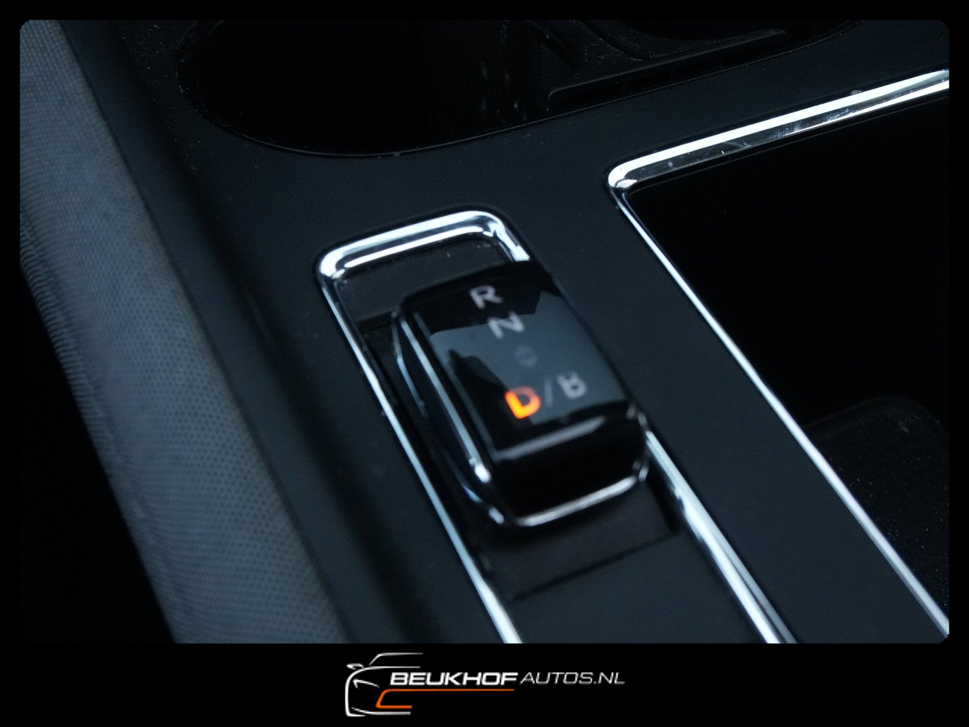 Foto 22 van Skoda Enyaq iV 60 Carplay Navi Pano Leer Camera Soh 93.5%.