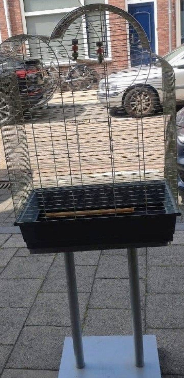 Mooie grote vogel kooi in zeer goede staat !, Ophalen, Zo goed als nieuw, Metaal, Vogelkooi