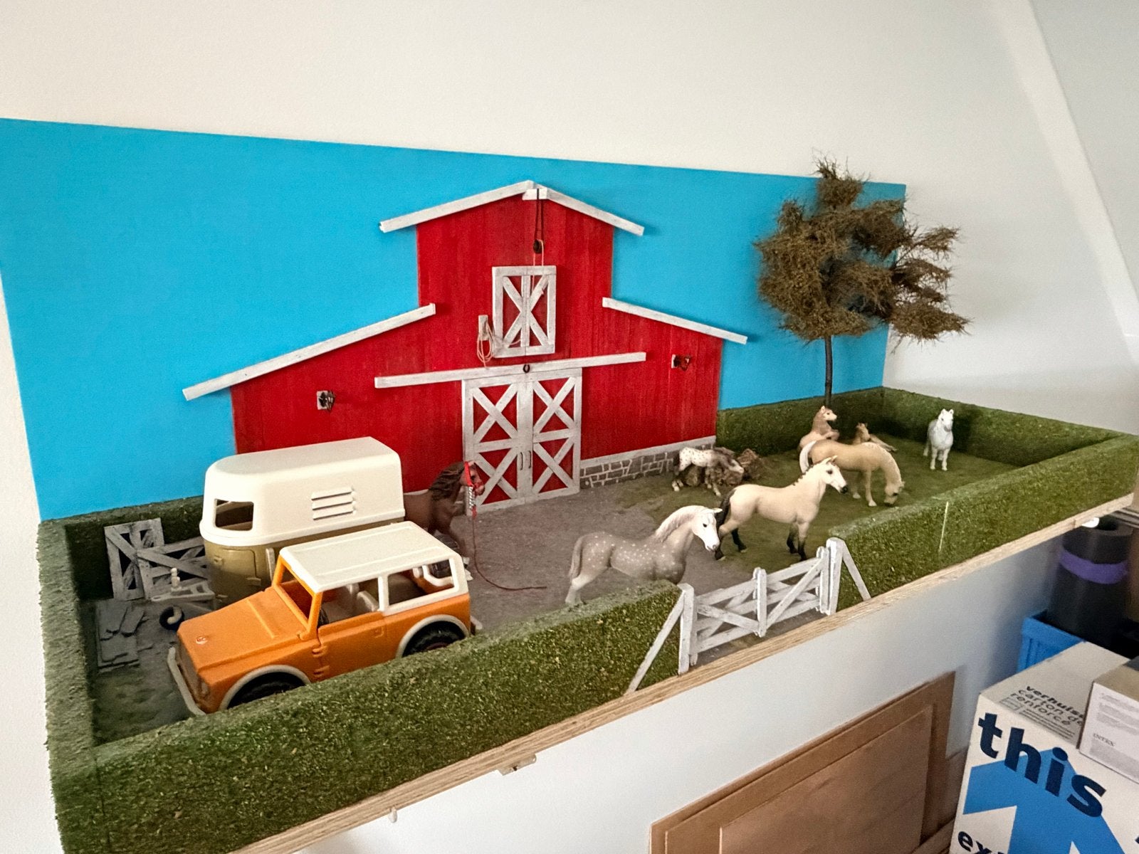 Gedetailleerde paardenstal diorama met accessoires, Ophalen, Zo goed als nieuw, Jongen of Meisje