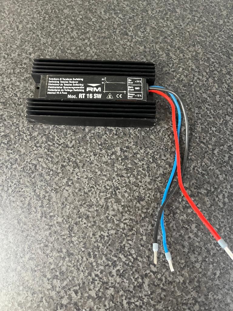 RM omvormer van 24 naar 12 volt . RT16SW ., Caravans en Kamperen, Camper-accessoires, Gebruikt, Ophalen of Verzenden