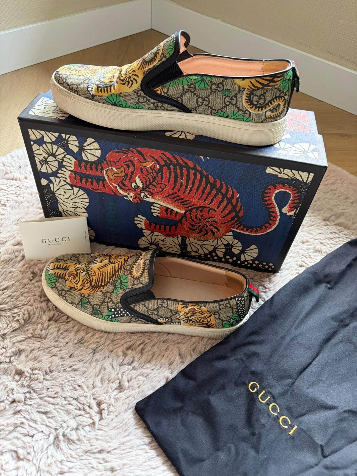 Originele Gucci Loafers met Tijgerprint, Ophalen of Verzenden, Gedragen, Bruin