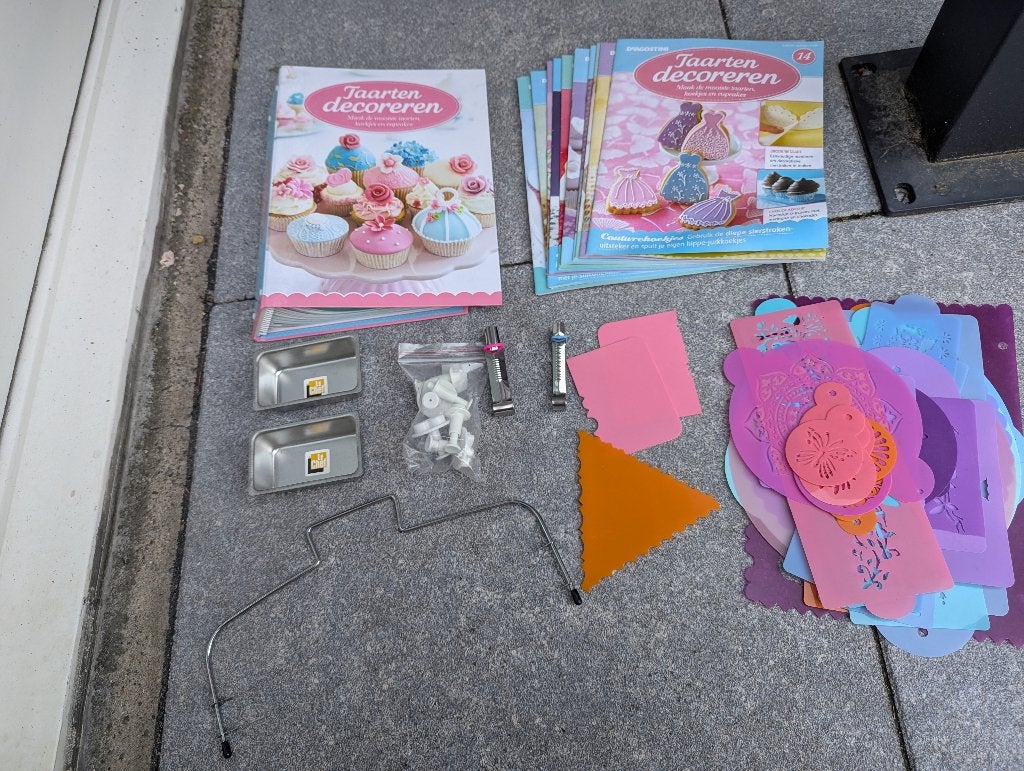 Pakket DeAgostini Taarten decoreren, Hobby en Vrije tijd, Ophalen of Verzenden, Zo goed als nieuw, Taarten, Overige typen