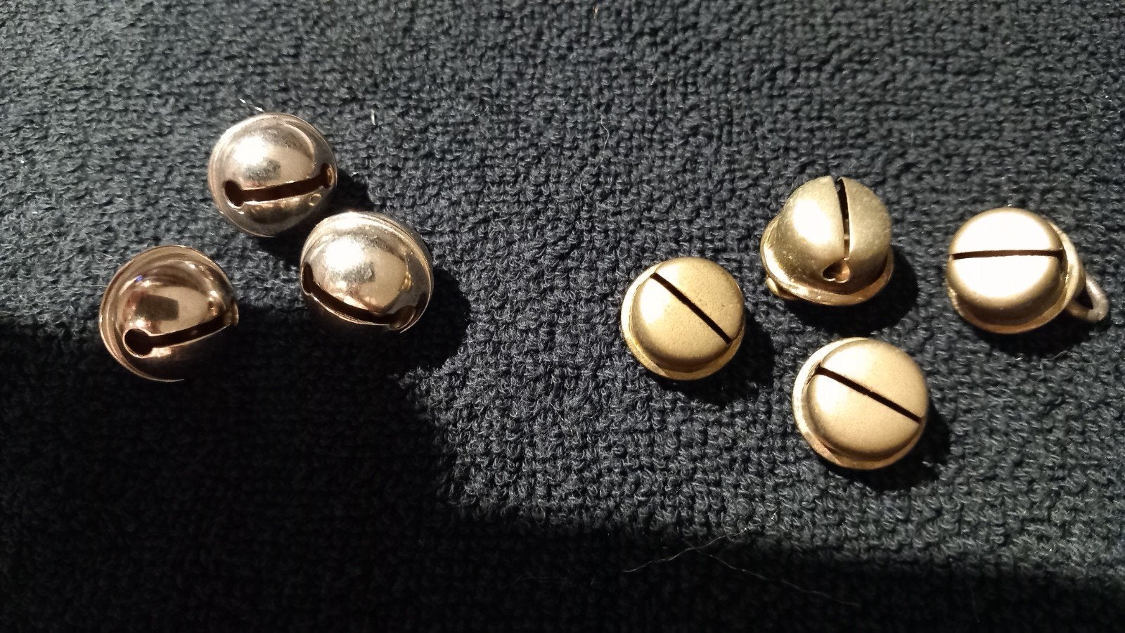 7 belletjes zilver en bronskleur, Hobby en Vrije tijd, Nieuw, Meerkleurig, Knutselmateriaal, Metaal