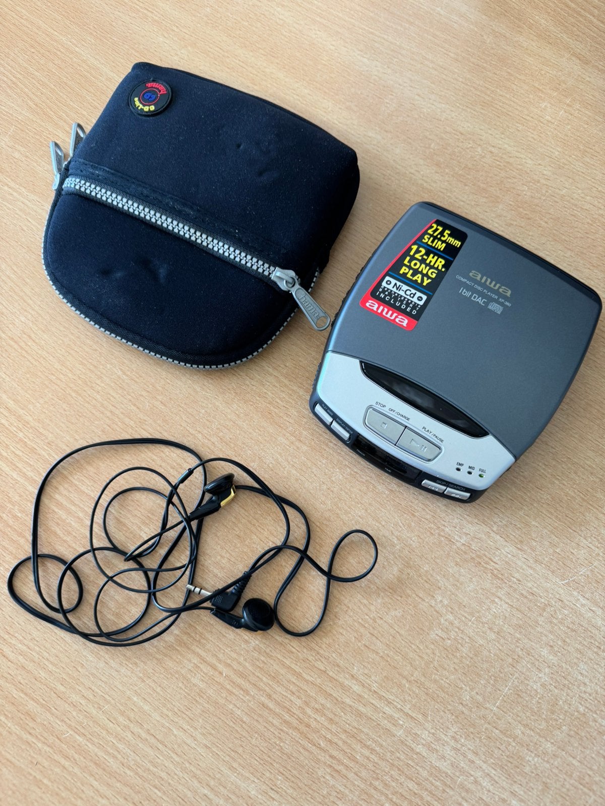 Discman Aiwa XP-360 + Aiwa Oordopjes + Opbergtas, Audio, Tv en Foto, Walkmans, Discmans en Minidiscspelers, Ophalen of Verzenden