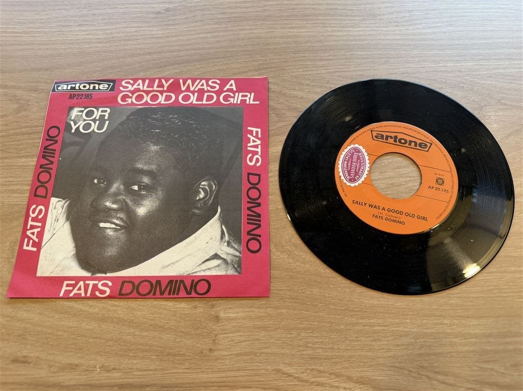 Fats Domino - Sally Was A Good Old Girl
