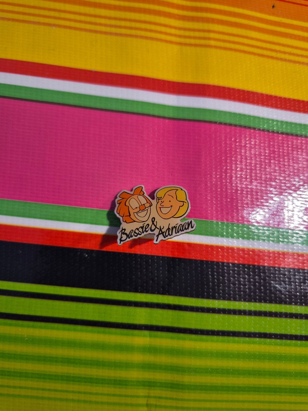 Bassie & Adriaan Speldje - Vintage Pin, Verzenden, Gebruikt, Figuurtje, Speldje of Pin