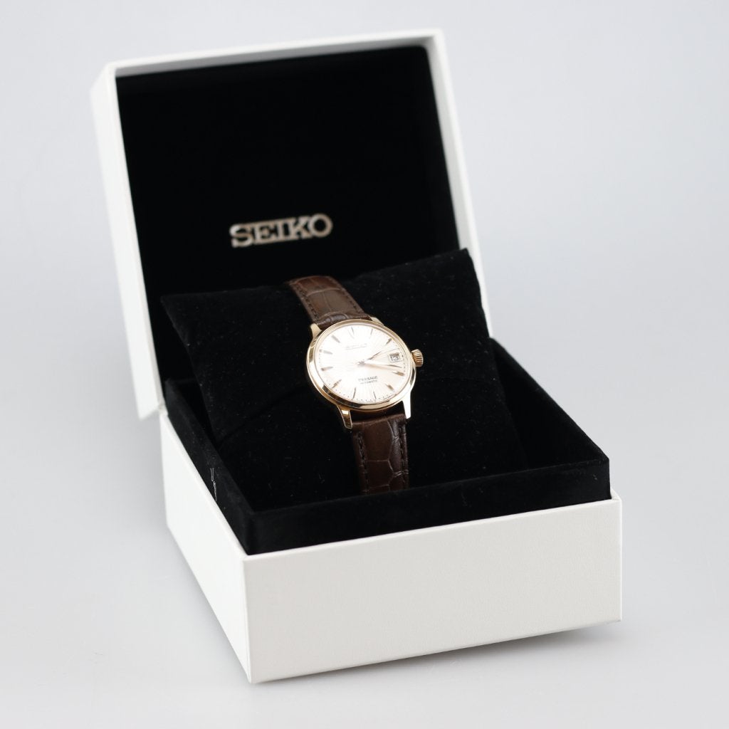 Seiko SRP852J1 Dames Horloge | HANOS Gravering Achterglas, Seiko, Zo goed als nieuw, Support@seiko.com, 5-11, Akasaka 2-chome
Minato-ku, Tokyo 107-0052
Japan
