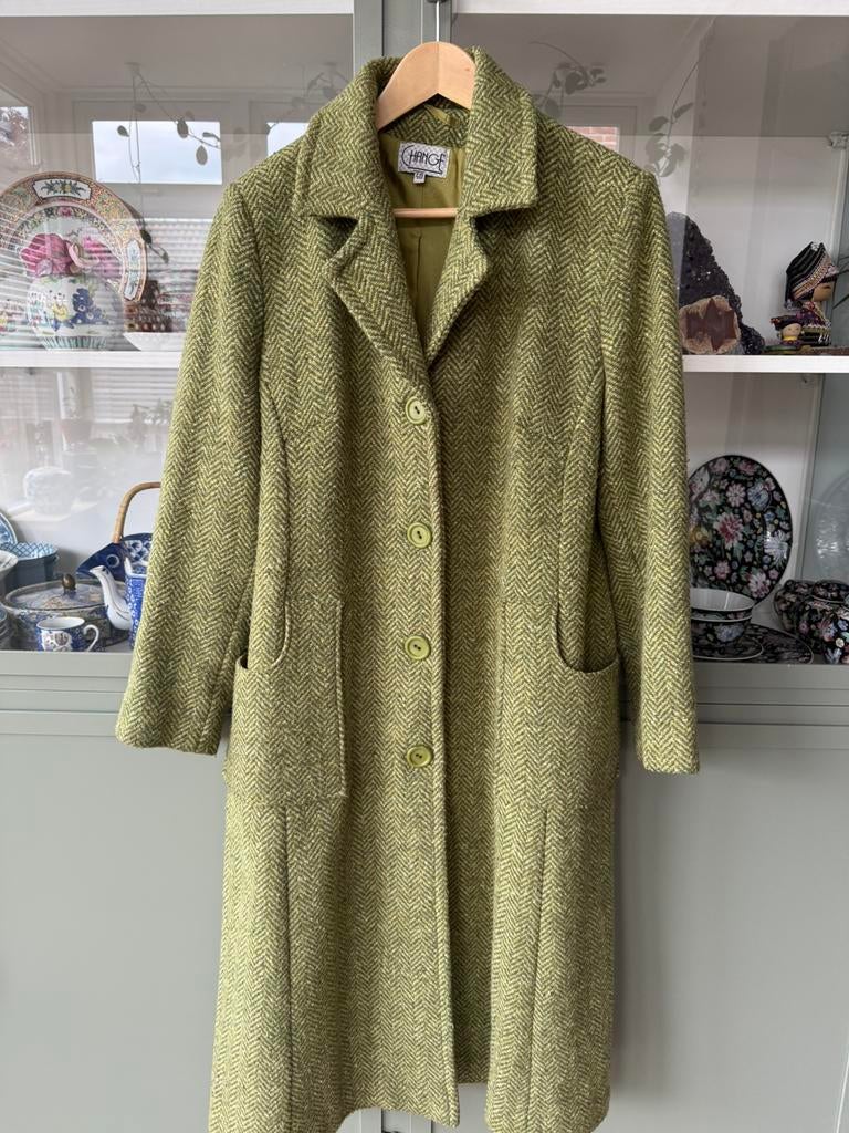 Mooie gevoerde groene dames mantel, Kleding | Dames, Jassen | Winter, Ophalen of Verzenden, Zo goed als nieuw, Maat 38/40 (M)