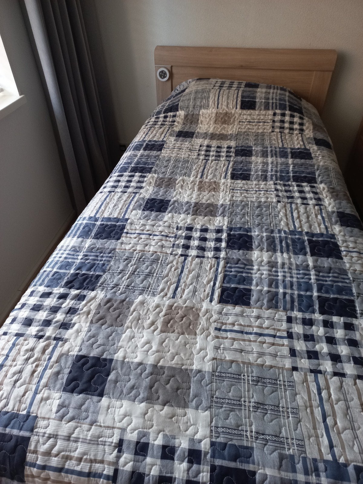 Senioren 1persoon verstelbaar bed 90x200cm, Ophalen, Verstelbaar, 90 cm, Eenpersoons