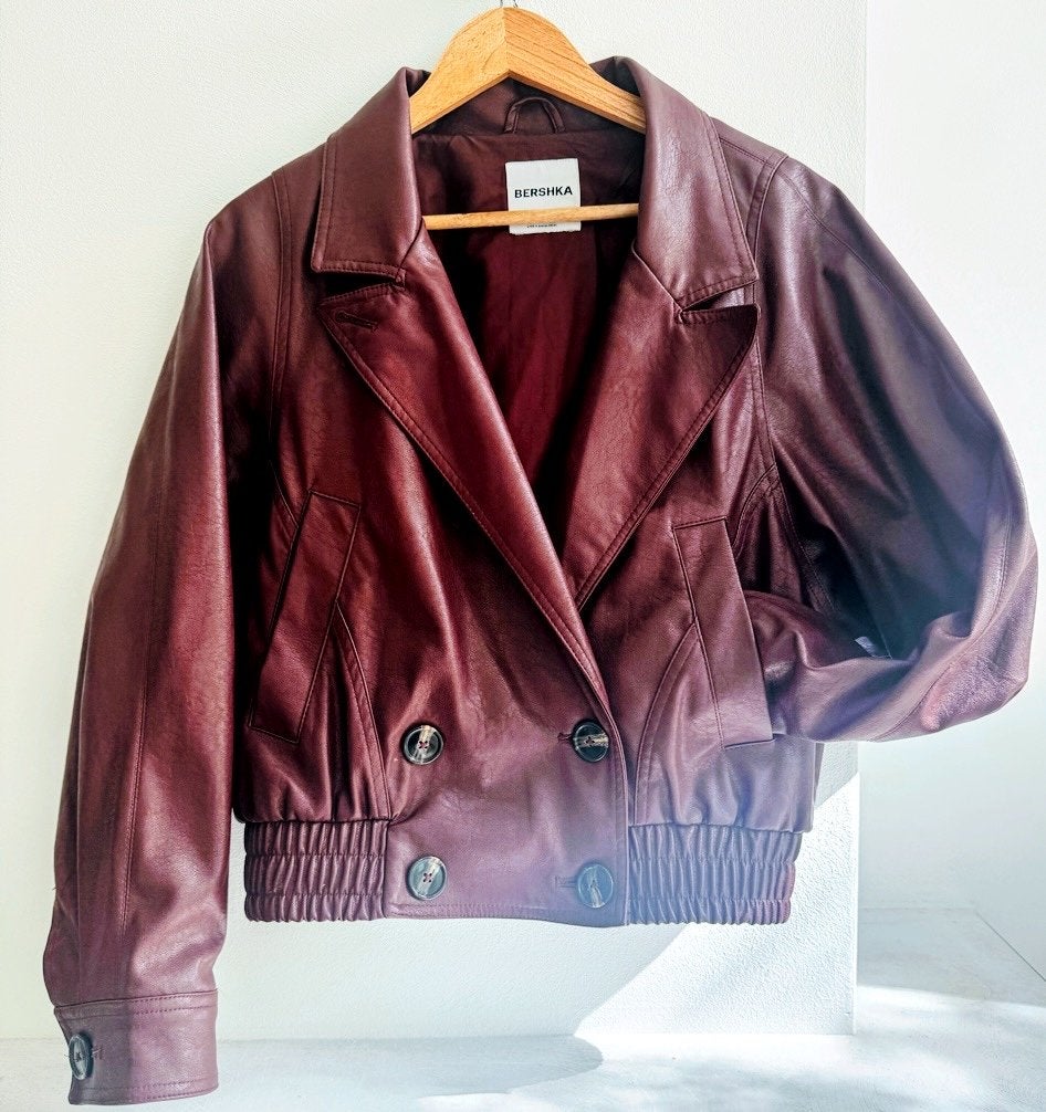Bershka bordeauxrode imitatie leren jas XS, Ophalen of Verzenden, Zo goed als nieuw, Maat 34 (XS) of kleiner, Rood