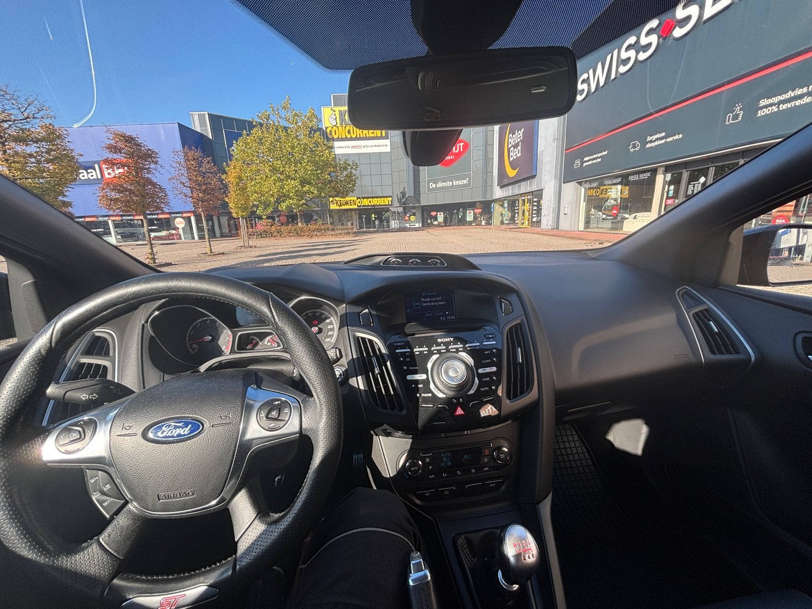 Foto 16 van Ford Focus 2.0 ST 184KW Wagon 2014 Zwart