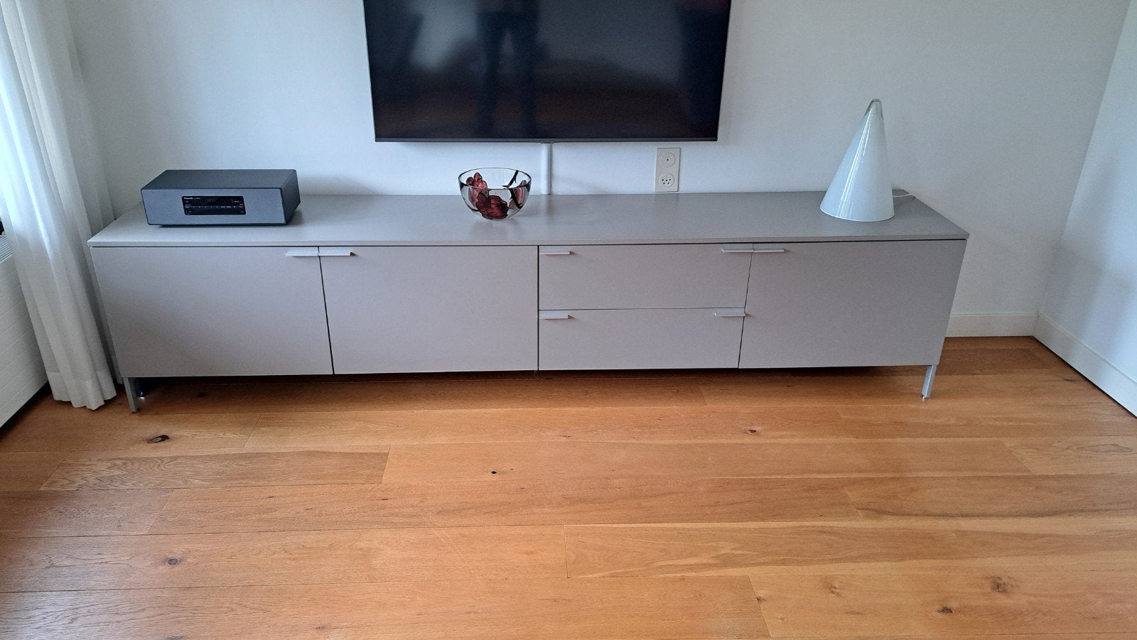 Pastoe Dressoir Taupe/Donkergrijs - 255x45x57.5 cm, Gebruikt, Met lade(s), 200 cm of meer, 25 tot 50 cm
