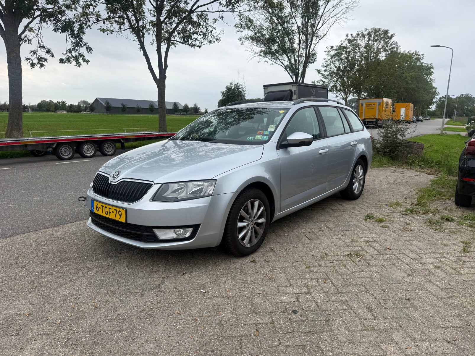 Skoda Octavia 1.6 TDI 77KW Combi Dsg-7 2014 * MOTORSCHADE *, Auto's, Euro 5, Stof, Zwart, 4 cilinders