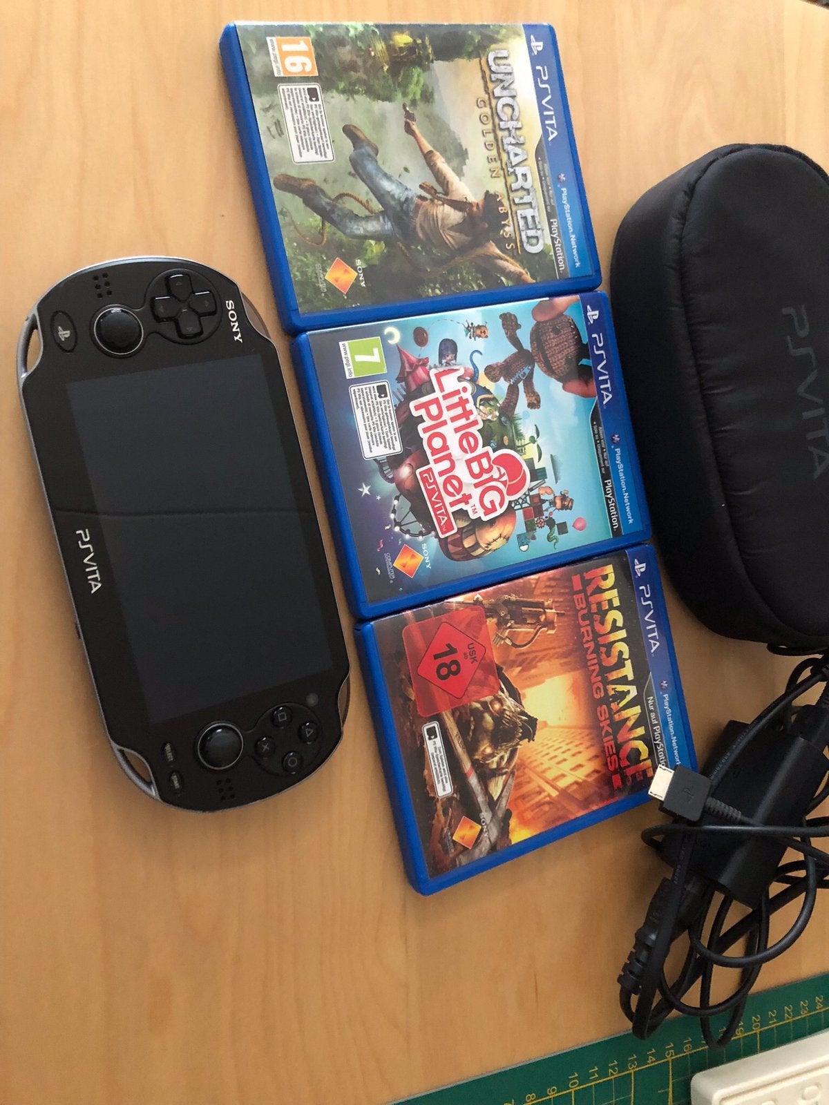 Sony PS Vita Oled 4GB Games, 1 speler, Ophalen, Zo goed als nieuw, Vanaf 3 jaar
