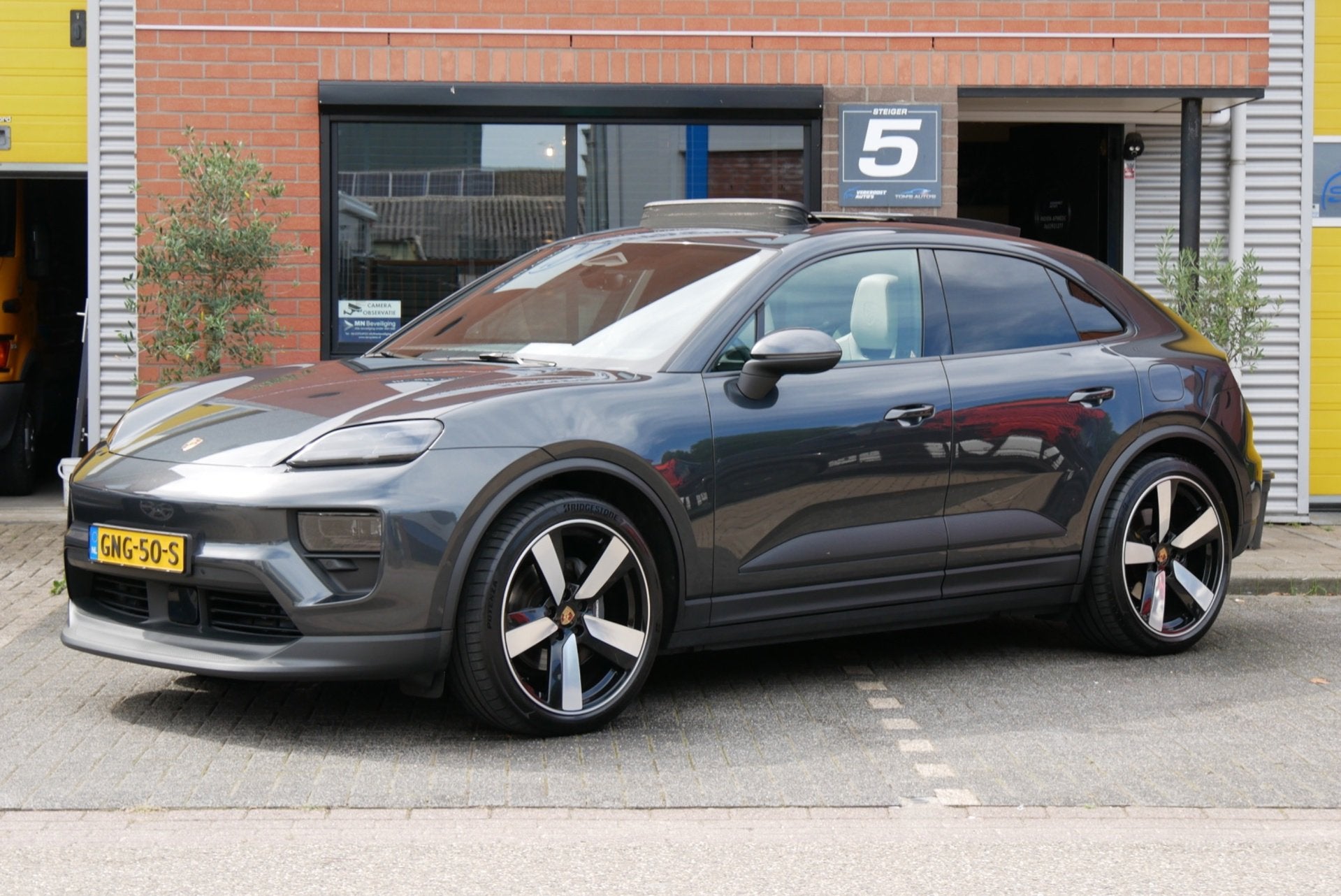 Porsche Macan 4 100 kWh pano. adaptief onderstel. trekhaak b, Auto's, Automaat, Dealer onderhouden, Gebruikt, 612 km