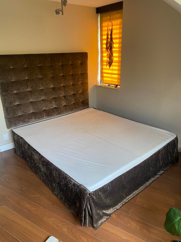 Velours bed met boxspring – bruin crushed velvet, Huis en Inrichting, Slaapkamer | Boxsprings, Ophalen, Bruin, Tweepersoons, Zo goed als nieuw
