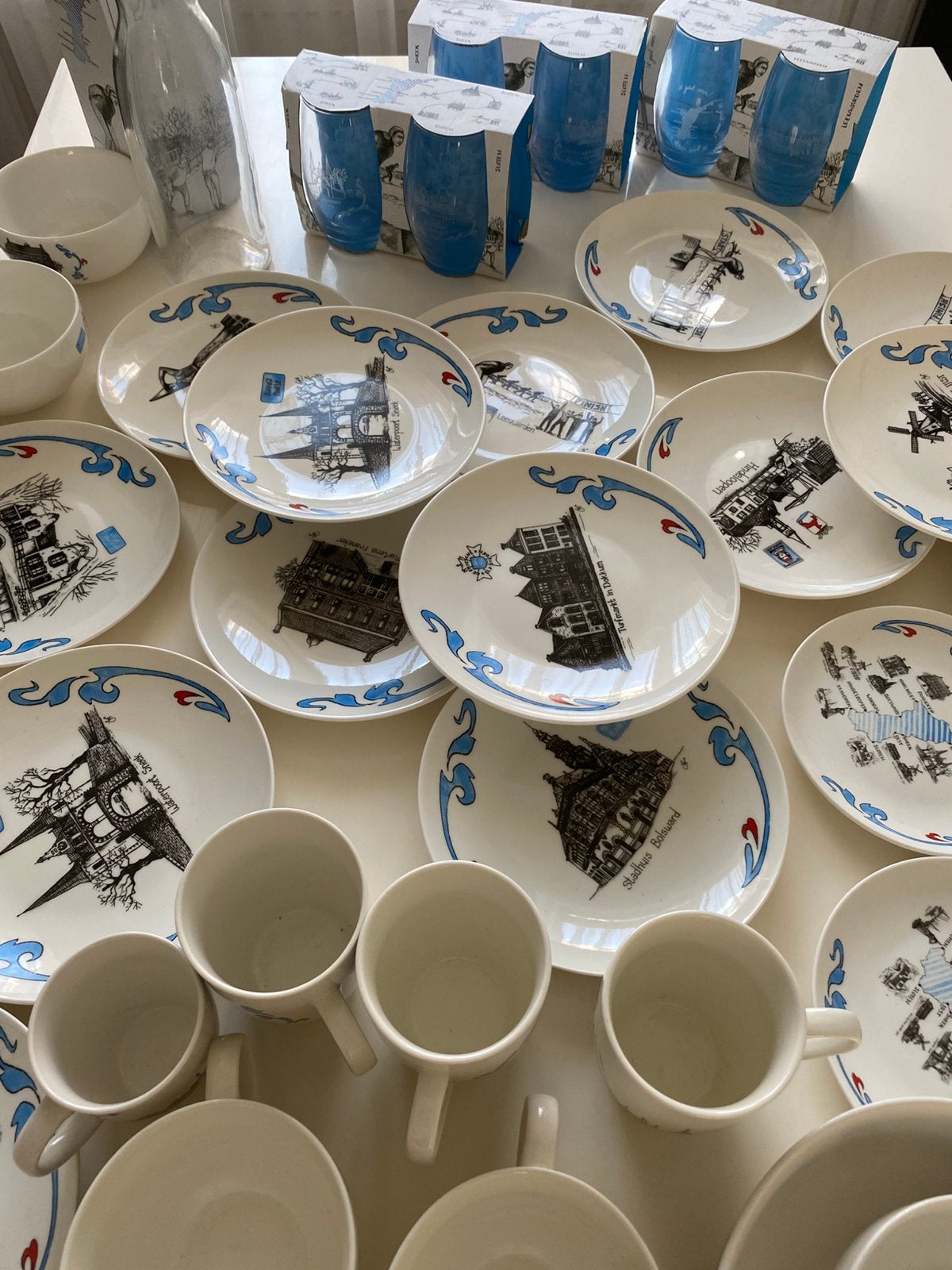 Servies Elfstedentocht –World is Jet( zie de foto), Antiek en Kunst, Antiek | Servies compleet, Ophalen of Verzenden