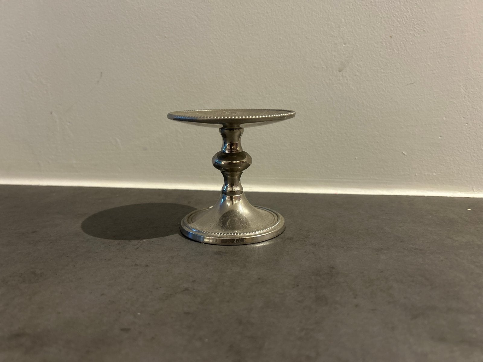 Kleine zilverkleurige standaard, Ophalen of Verzenden, Zilver