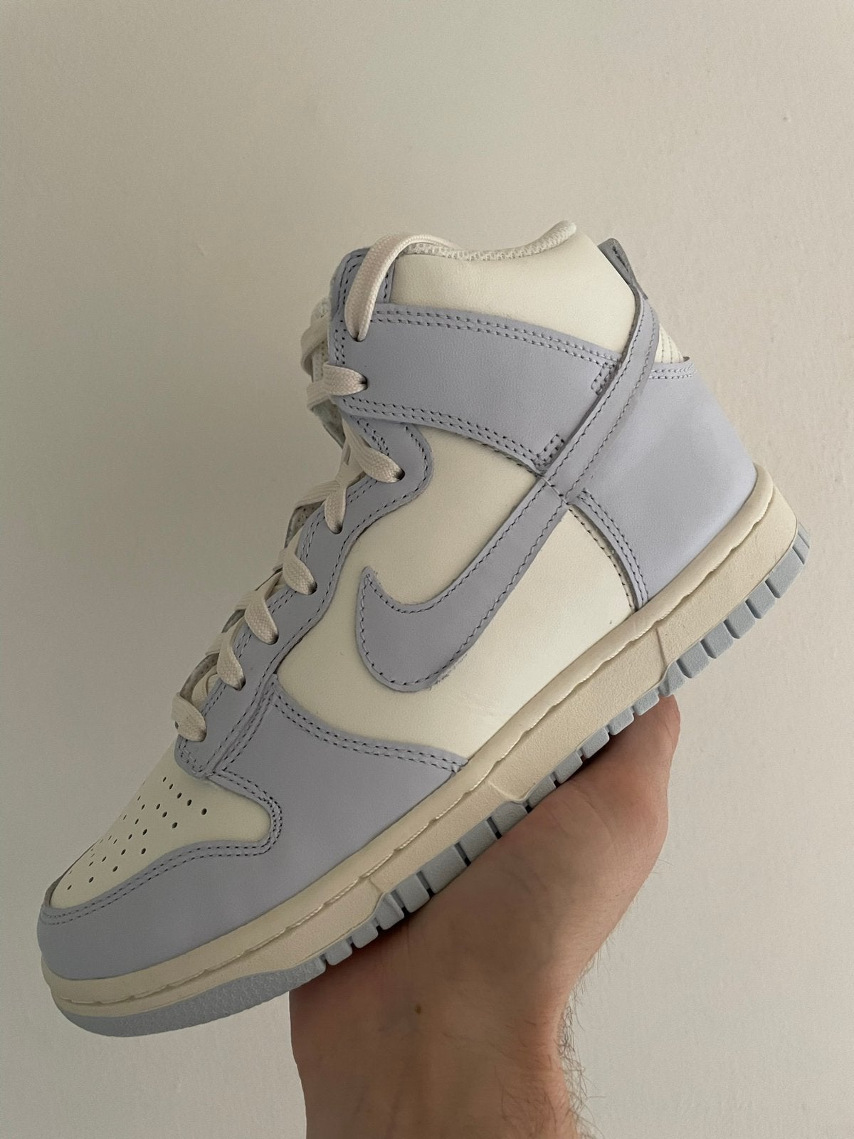 Nike Dunk High ‘Football Grey’ 37.5, Kleding | Dames, Overige kleuren, Nike, Nieuw, Ophalen of Verzenden