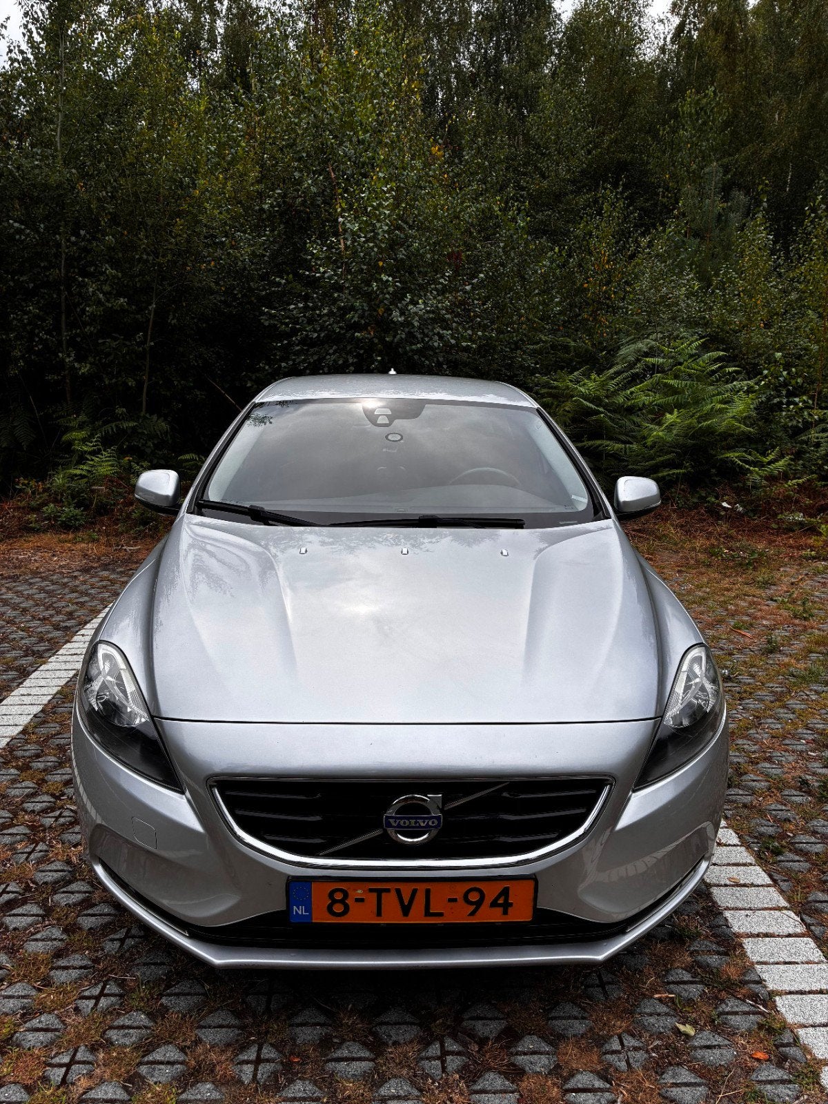 Volvo V40 1.6 T4 180PK Powershift 2014 Grijs, Auto's, Volvo, 1596 cc, 4 cilinders, 179 pk, Origineel Nederlands