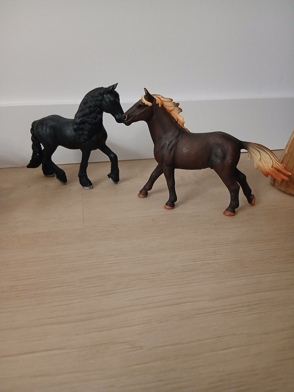 Schleich paarden: Friese hengst en Haflinger merrie, Ophalen of Verzenden, Gebruikt