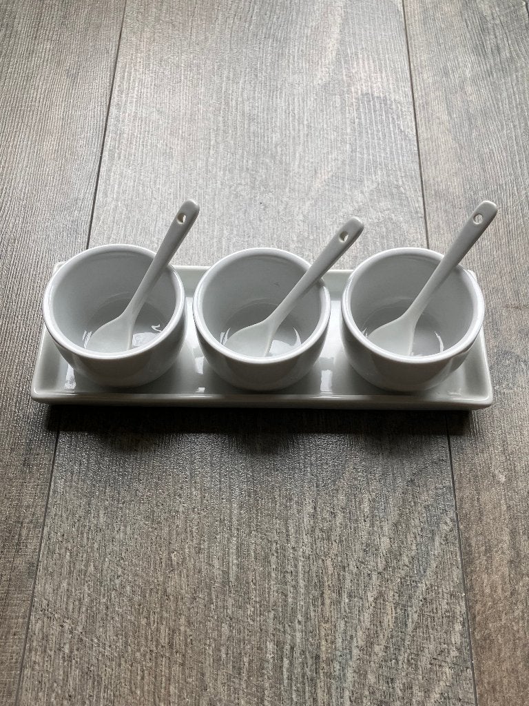 Set van 3 porseleinen sausschaaltjes + lepeltjes (NIEUW), Nieuw, Ophalen of Verzenden, Schaal of Schalen, Overige stijlen