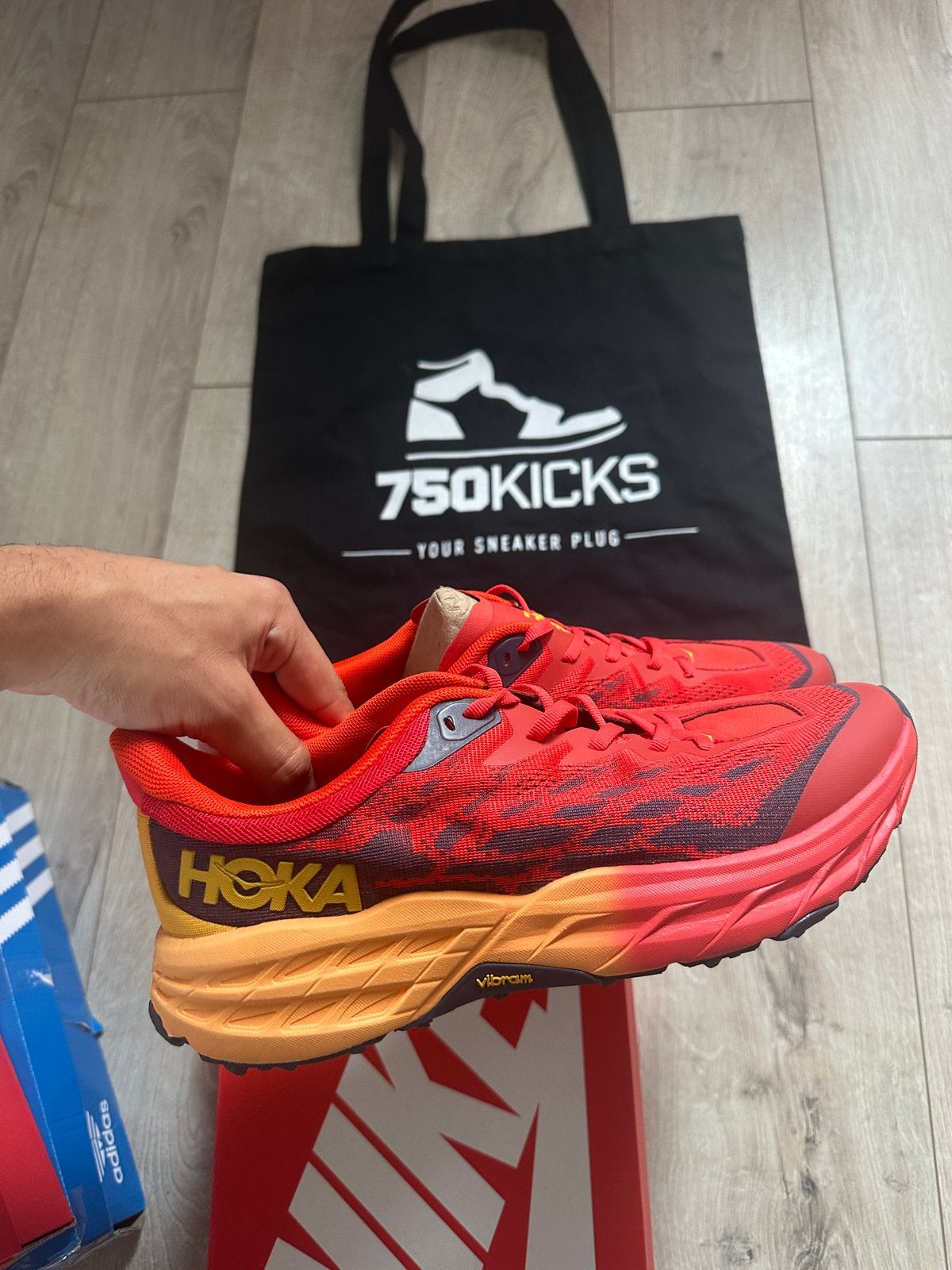 HOKA One Speedgoat 5 Trail Puffin Fiesta Maat EU42 Running, Nieuw, Ophalen of Verzenden, Sneakers of Gympen, Overige kleuren