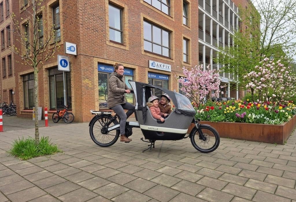 Gazelle Makki bakfiets met huif - Ideaal voor gezinnen, Fietsen en Brommers, Fietsen | Bakfietsen, Gebruikt, Gazelle, 2 kinderen