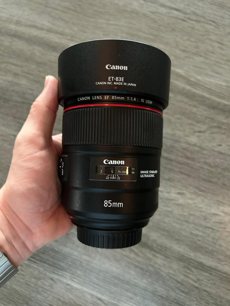 Canon EF 85mm f/1.4L IS USM Lens - Perfecte Staat, Ophalen of Verzenden, Zo goed als nieuw, Standaardlens