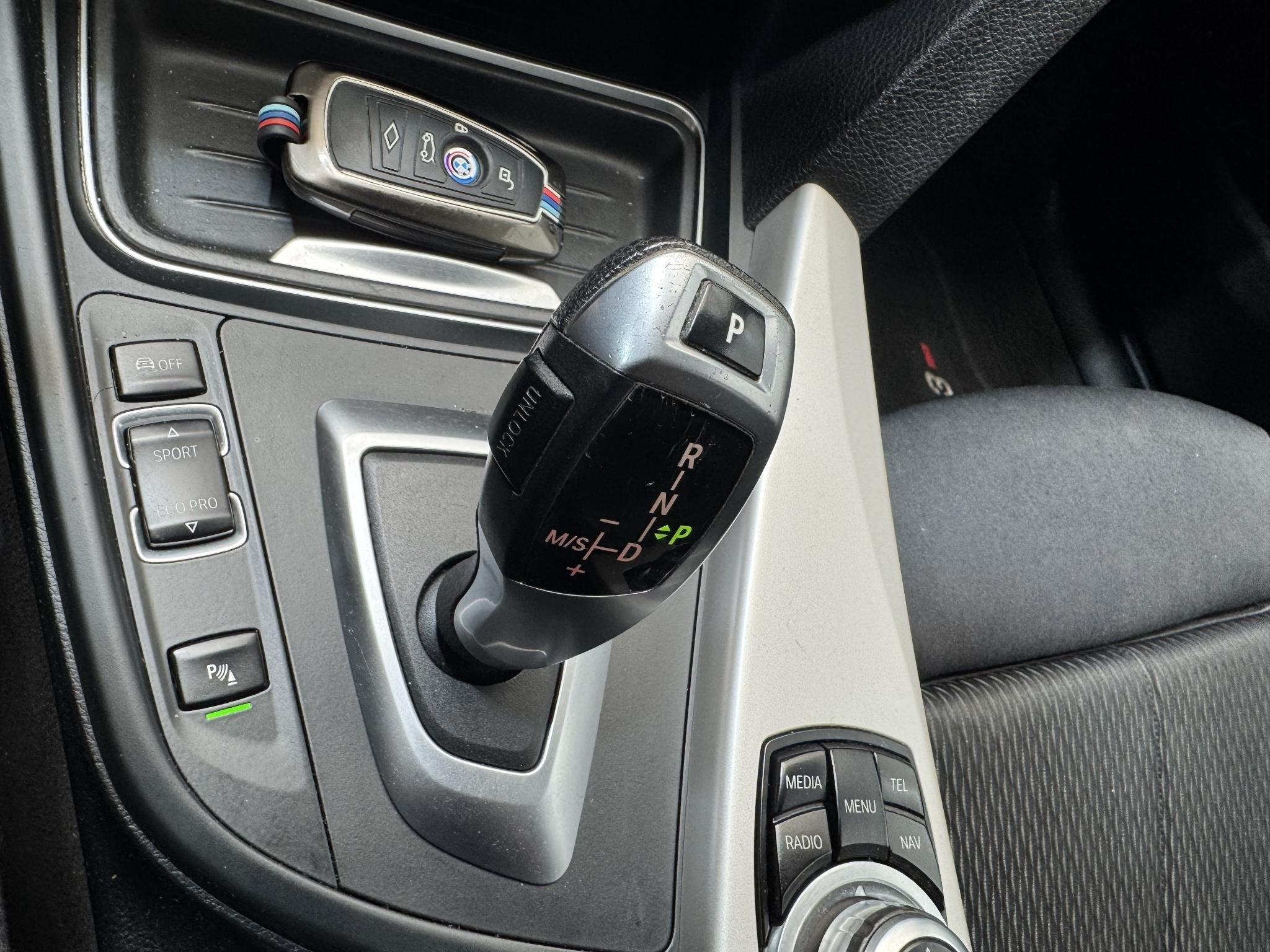 Foto 17 van BMW 3-serie Touring 320d EfficientDynamics Edition High Exec