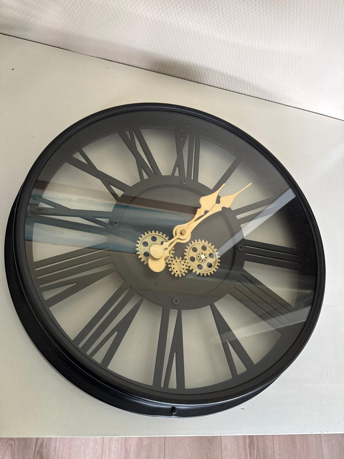 Wandklok met bewegende tandwielen - Industrieel design, Ophalen of Verzenden, Zo goed als nieuw, Analoog, Wandklok