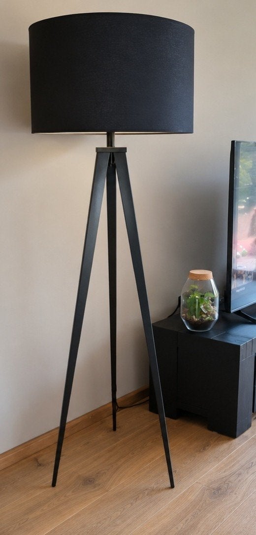 Zuiver vloerlamp zwart met driepoot, Huis en Inrichting, Ophalen, Gebruikt, 150 tot 200 cm