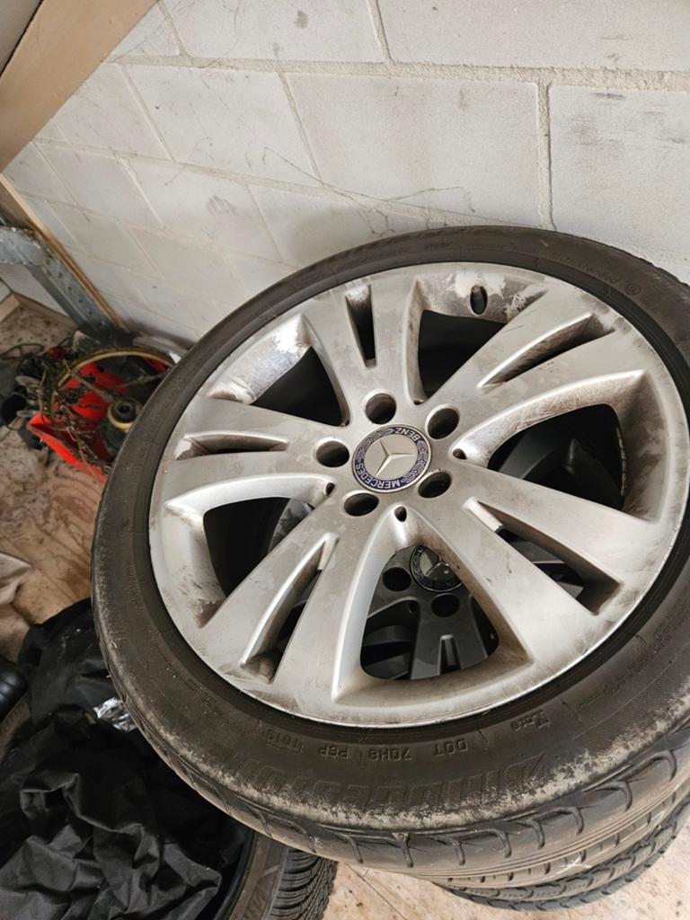 4 Velgen met banden 225/45 R17 Mercedes C-klasse (2010), Auto-onderdelen, Banden en Velgen, Ophalen, Gebruikt, Banden en Velgen