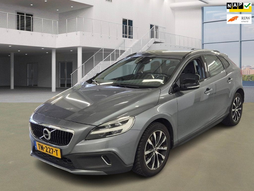 Volvo V40 Cross Country 1.5 T3 Dynamic Edition / NL PRIJS 11, Euro 6, 4 cilinders, 700 kg, Leder en Stof
