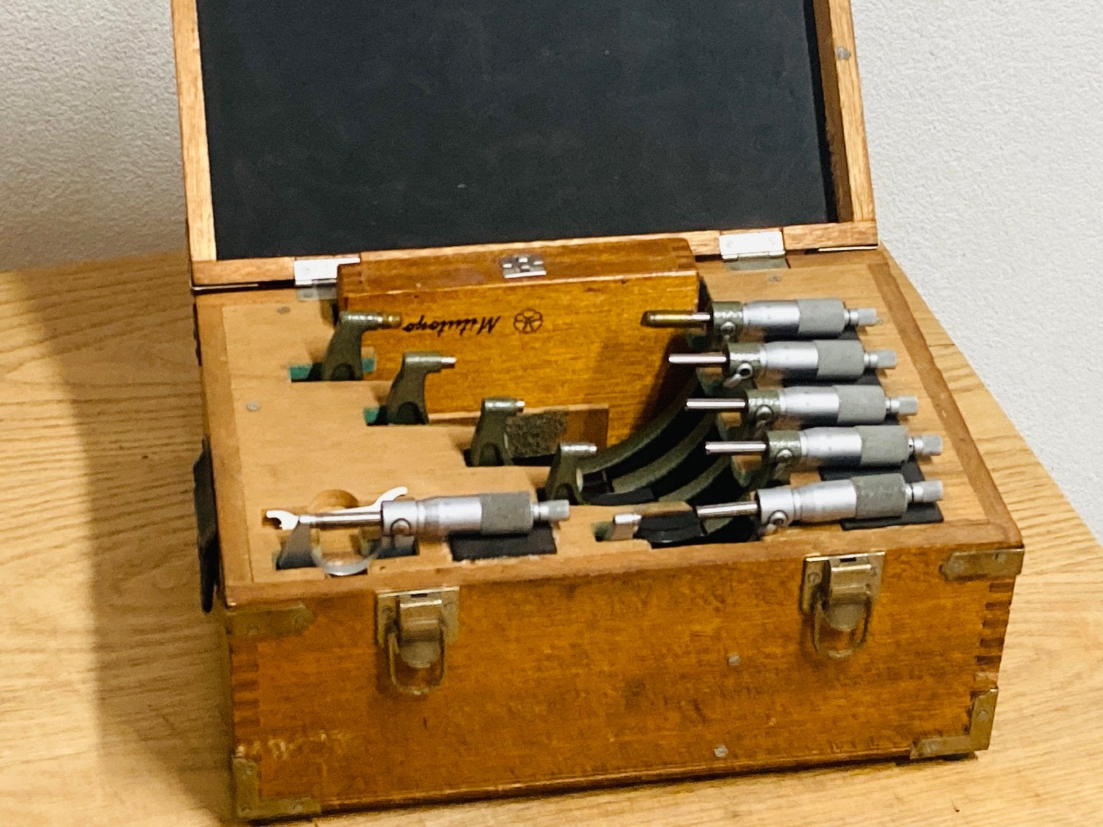 Set Mitutoyo micrometers 0-150x0.01 mm draaibank freesbank, Doe-het-zelf en Verbouw, Ophalen of Verzenden, Zo goed als nieuw, Metaaldraaibank