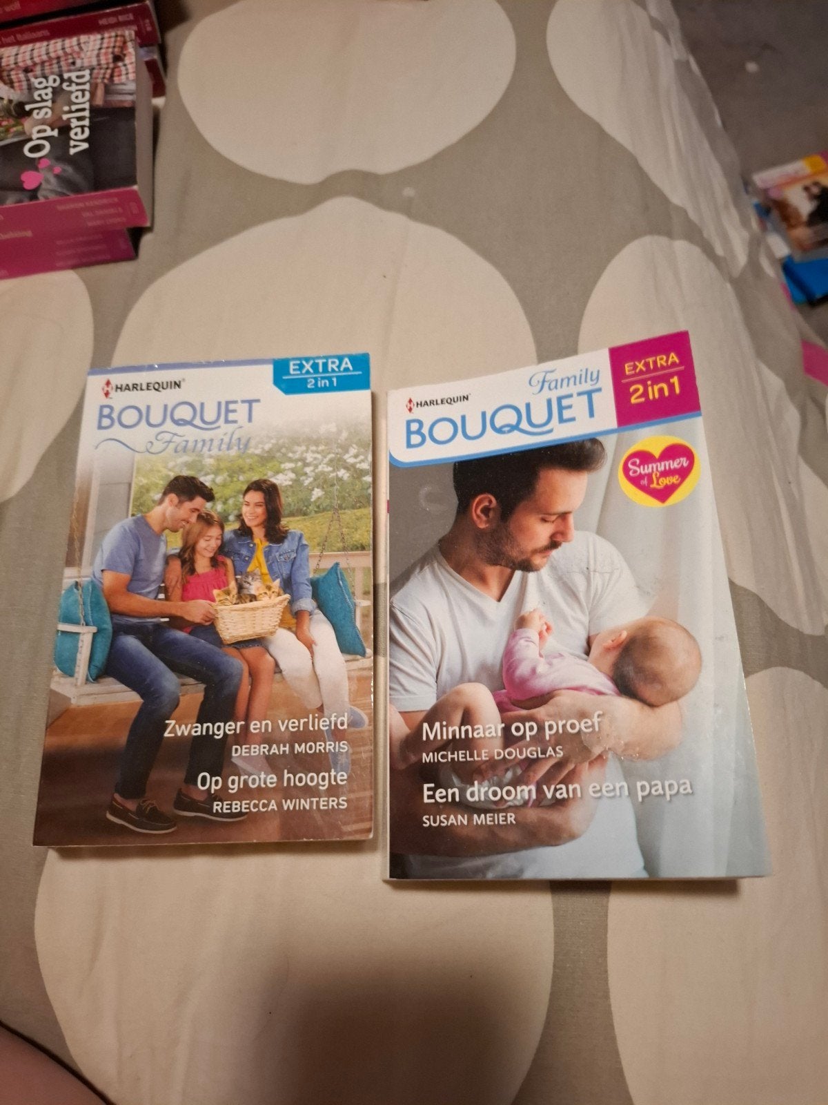 Bouquet Family Extra 2 in 1 - Romantische Romans, Ophalen of Verzenden, Zo goed als nieuw, Debrash Morris, Rebecca Winters, Michelle Douglas, Susan Meier
