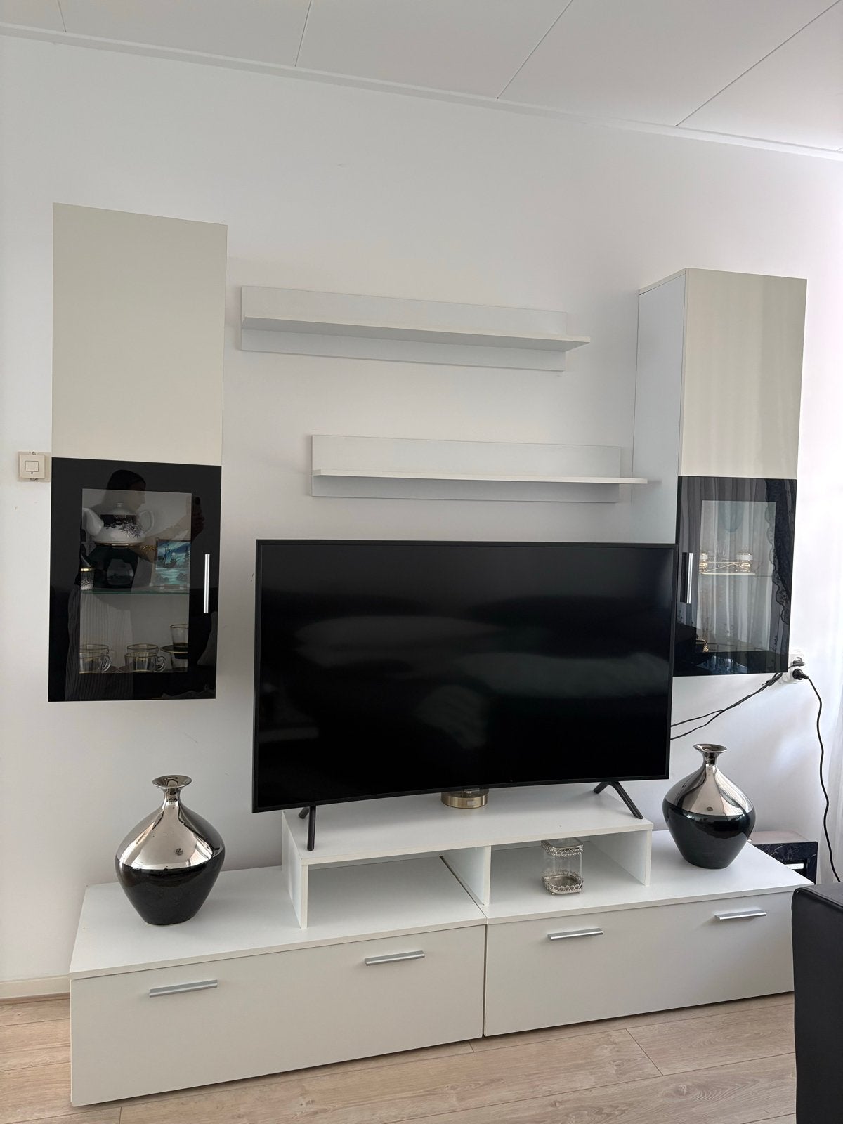 Mooi wit TV-meubel met 2 vitrinekasten, Ophalen, Gebruikt, Glas, 200 cm of meer