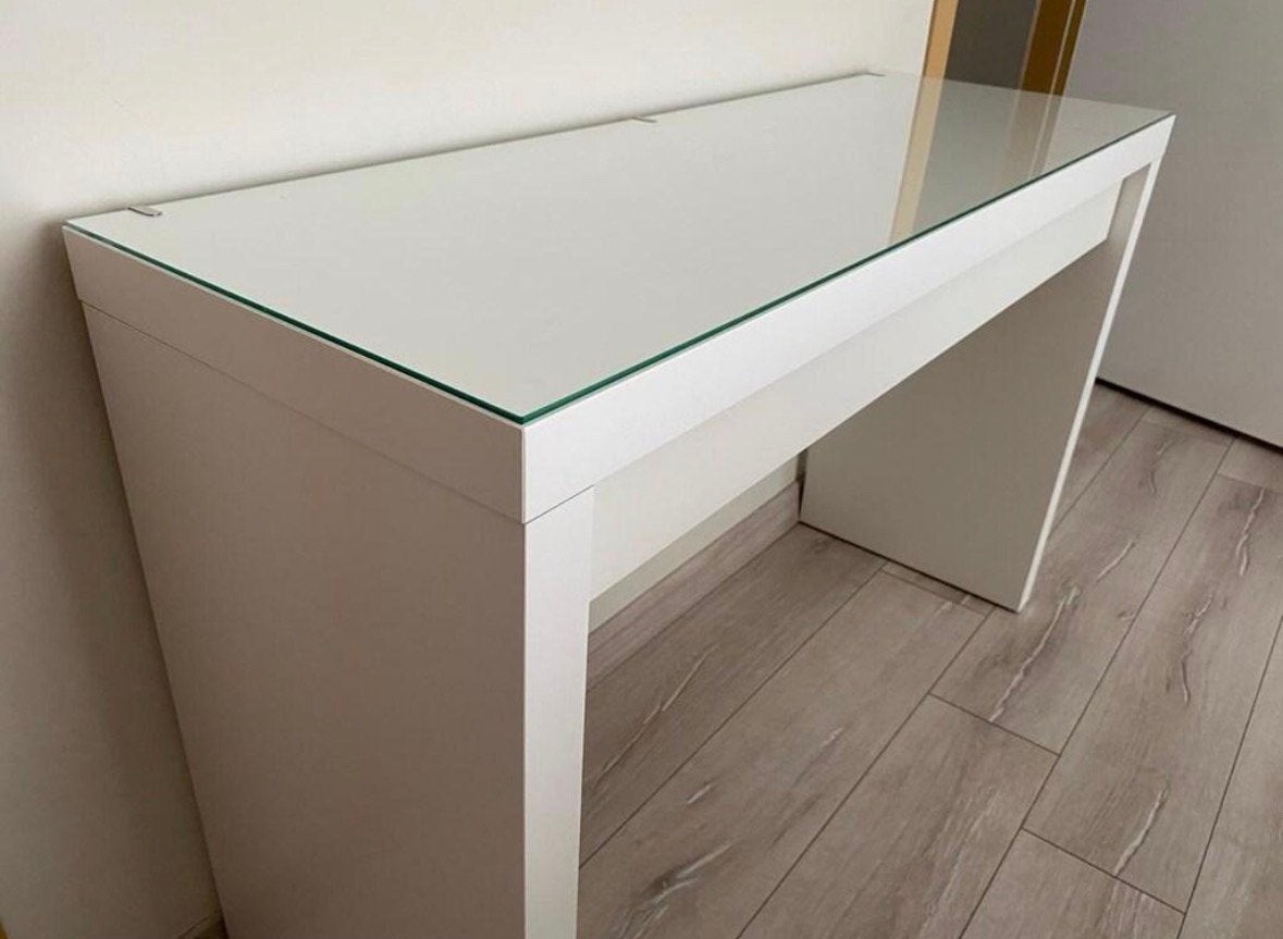 MALM dressing/tv/wand tafel wit met glas, Ophalen, 100 tot 150 cm, Zo goed als nieuw, Hout