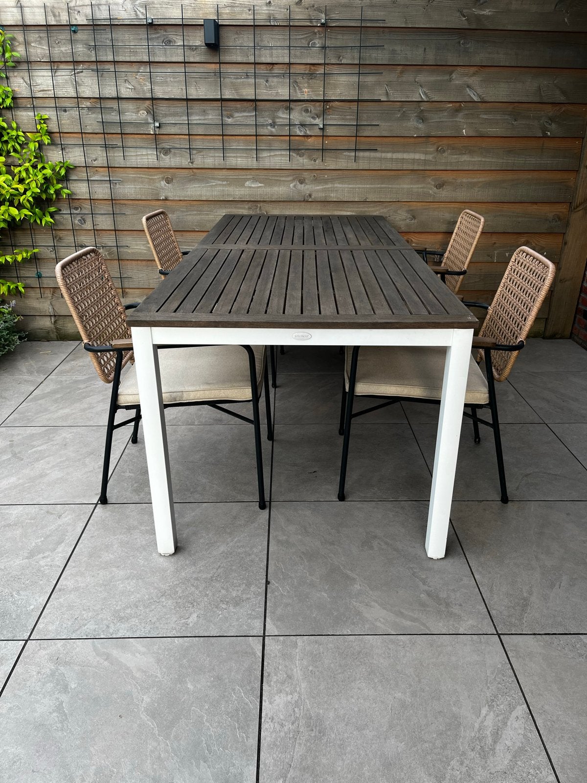Tuintafel hout met staal incl. Isabel stoelen, Tuin en Terras, Ophalen, 4 zitplaatsen, Gebruikt, Eettafel